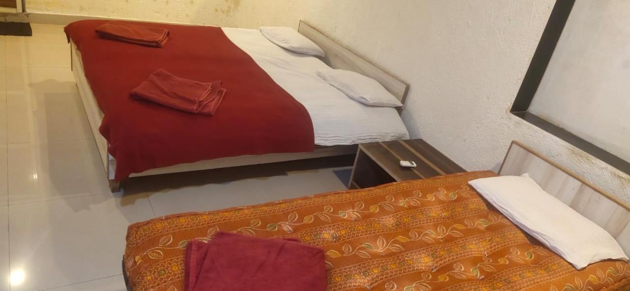 Hotel Hilltone Veg Non Veg Matheran Exterior foto