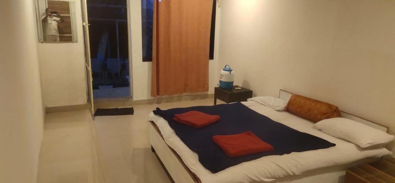 Hotel Hilltone Veg Non Veg Matheran Exterior foto